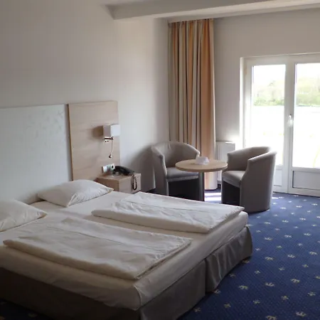 Отель Deutscher Kaiser 3*