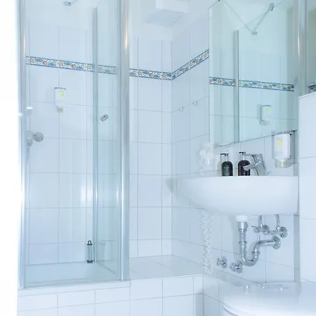 Отель Deutscher Kaiser