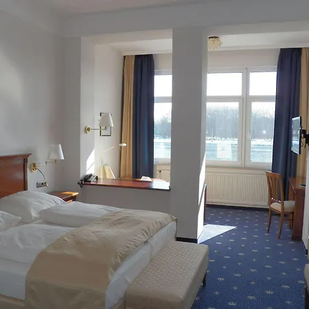 Отель Deutscher Kaiser 3*